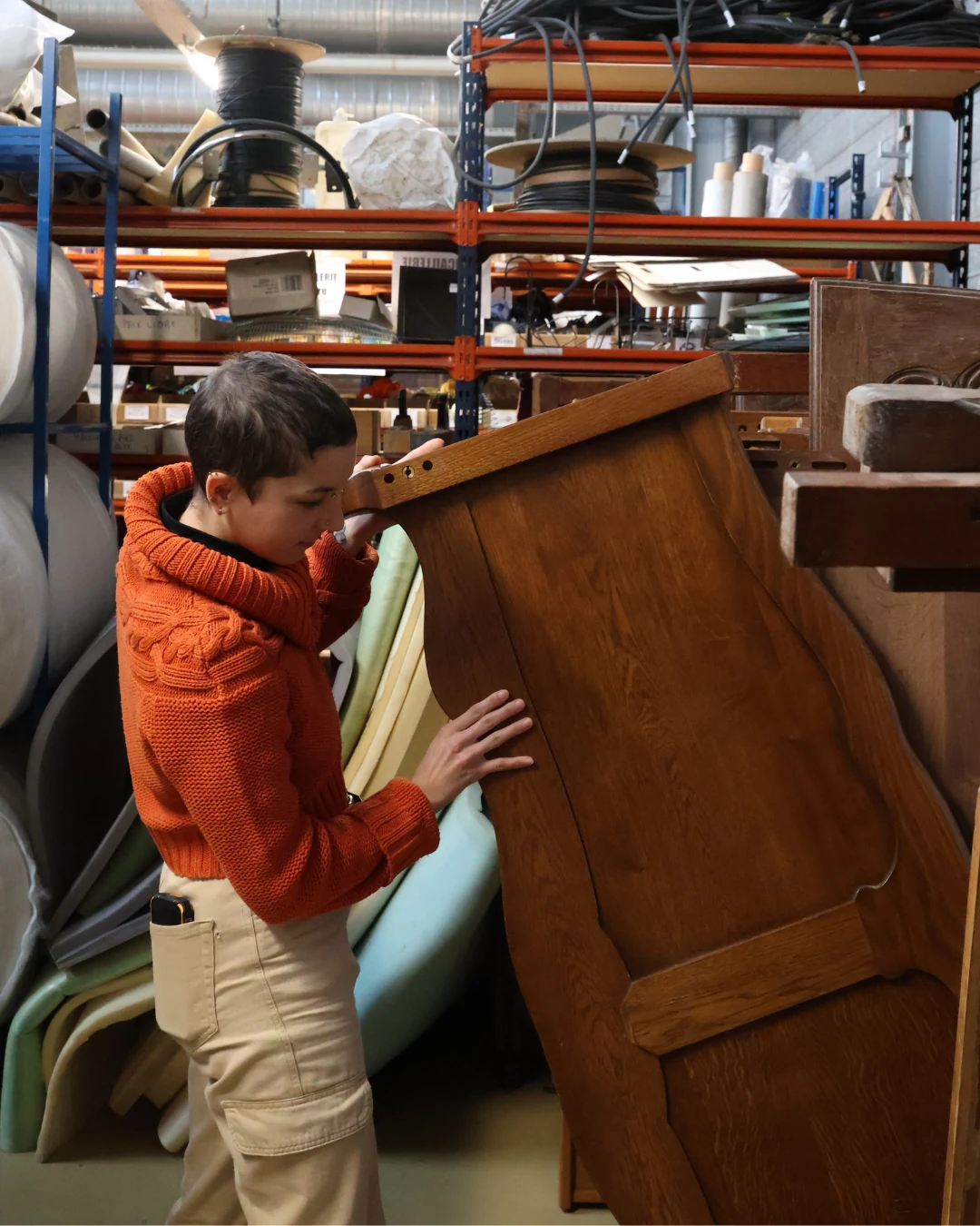 Stock de matériaux de réemploi à la Matériauthèque de La Benne idée, gérée par Caroline Deslandes.