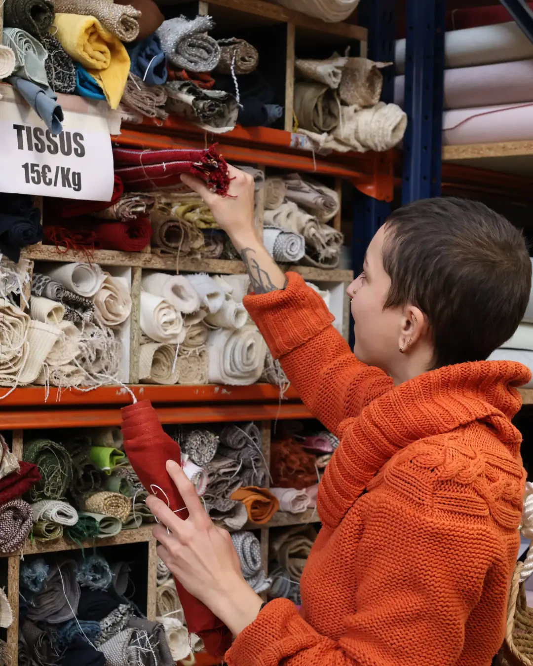 Stock de matériaux de réemploi à la Matériauthèque de La Benne idée, gérée par Caroline Deslandes.